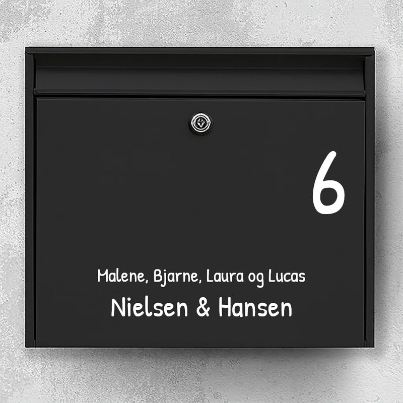 Brievenbussticker – optioneel lettertype: huisnummer in de rechterhoek, voornamen en twee achternamen