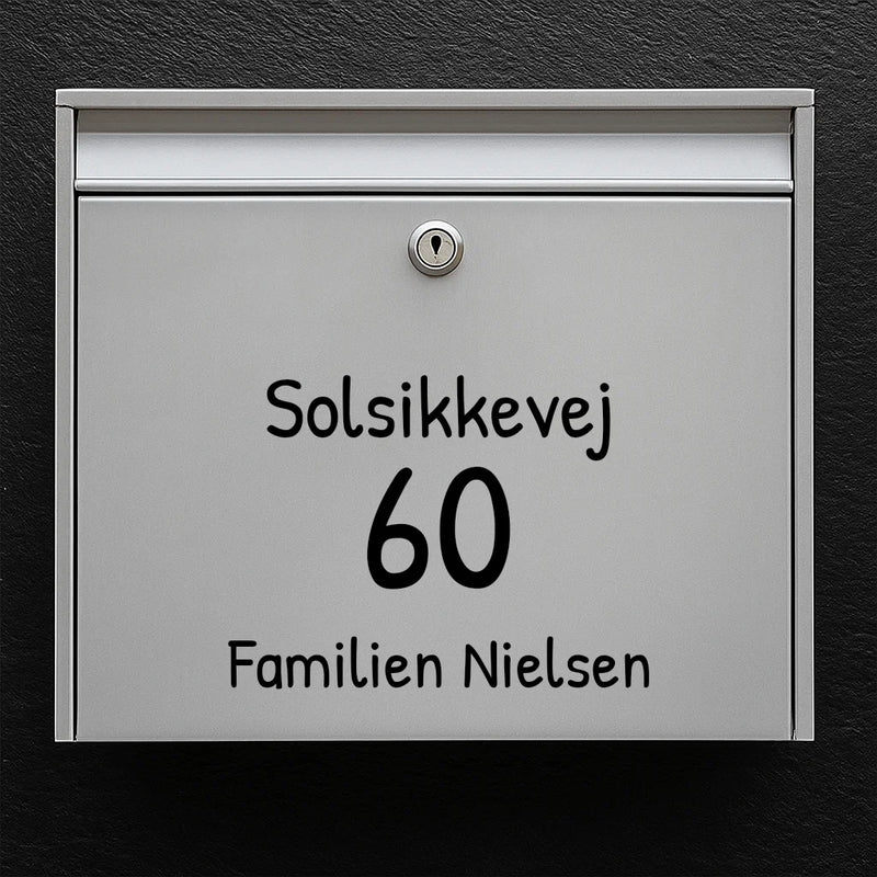 Brievenbussticker – kies lettertype: straatnaam, groot huisnummer en familienaam (gecentreerd)
