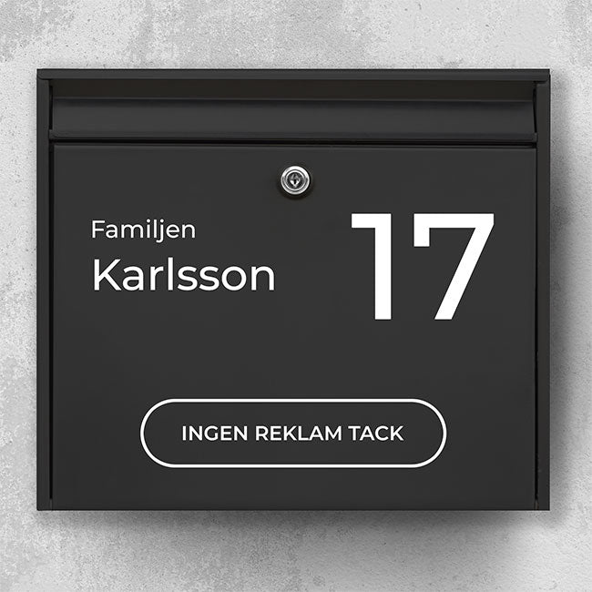 Brievenbusnaambord in modern design - groot huisnummer, ruimte voor achternaam en knop met "Geen reclame a.u.b." - weerbestendig vinyl