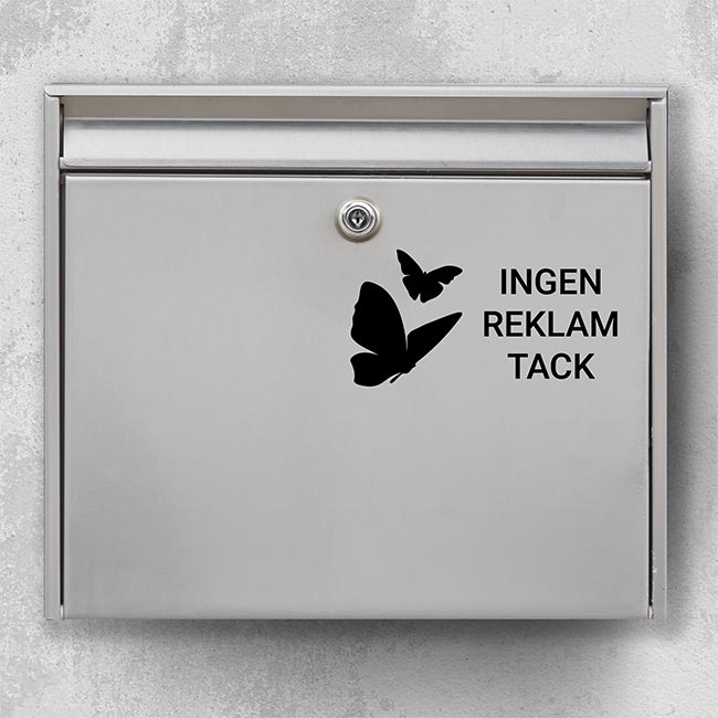 Brievenbussticker met vlinders – “Geen reclame, a.u.b.” op zilveren brievenbus, reclamevrije sticker