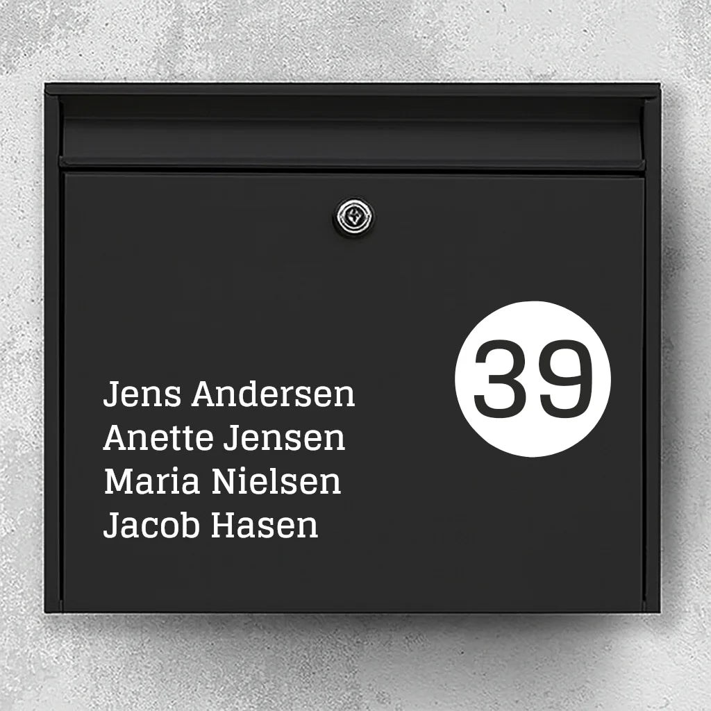 Brievenbussticker - namenlijst met ronde huisnummerbadge