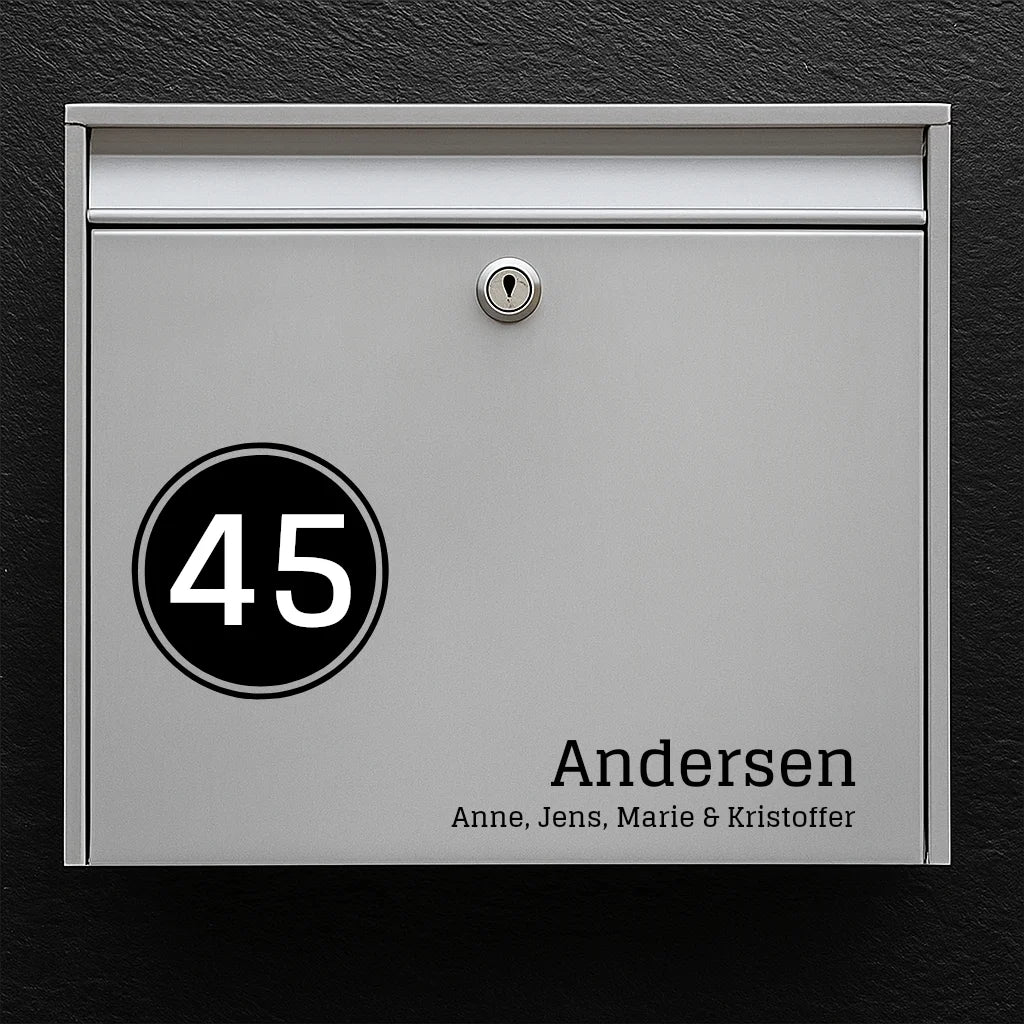 Brievenbussticker – linker huisnummerbadge met achternaam en voornamen