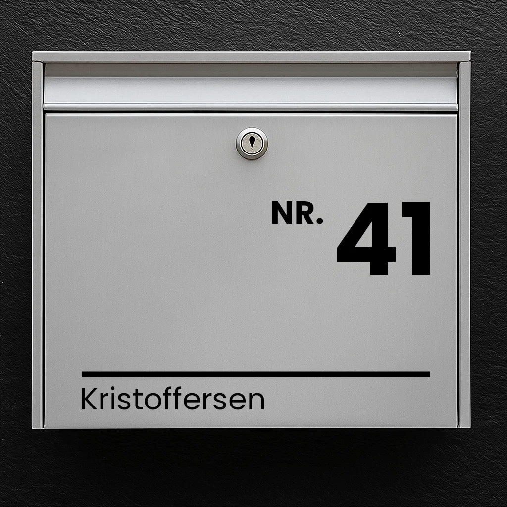 Brievenbussticker – “NR.” groot huisnummer & achternaam met regel